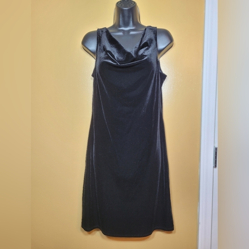 Marina Velvet Velour Sleeveless Little Black Dress LBD sz 4